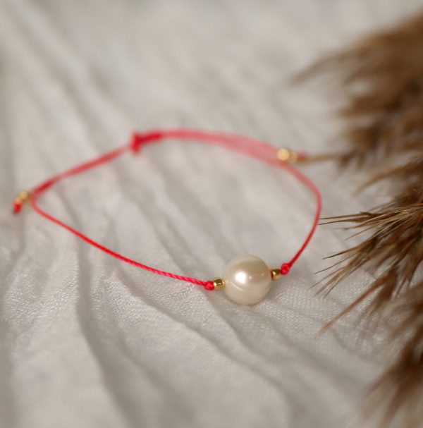 relva czerwona bransoletka z perłą, perła miłości, wyznanie miłosne, prezent dla żony